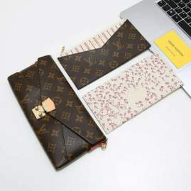 Picture of Louis Vuitton Wallets _SKUfw227105773fw